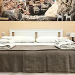 Antoinette Maison * 체팔루