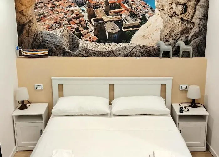 Antoinette Maison Cefalù