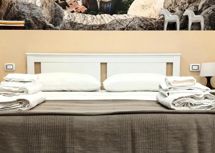 Antoinette Maison * Cefalù