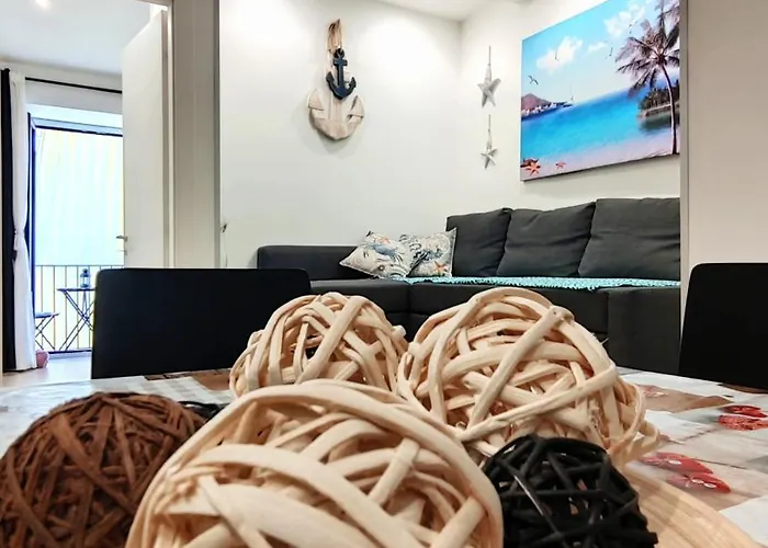 Antoinette Maison Cefalù